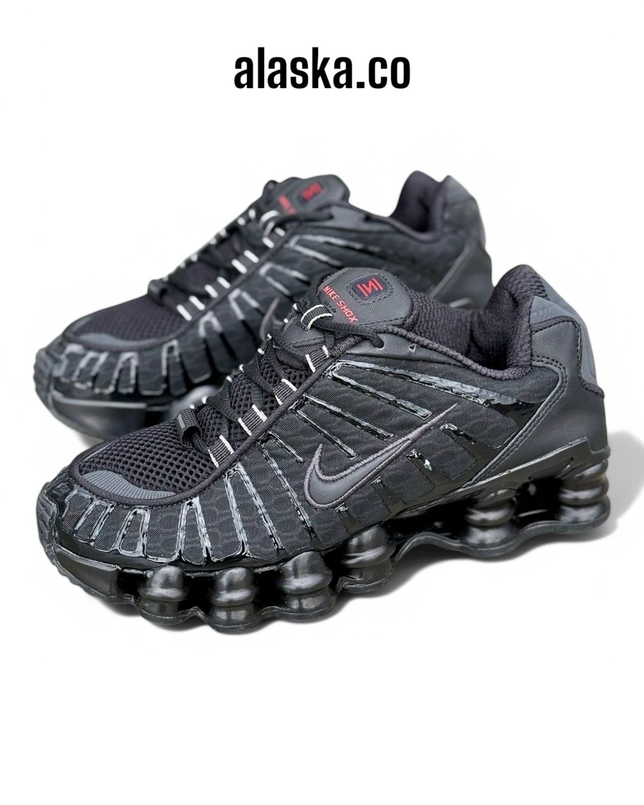 N I K E. SHOX GUSANO