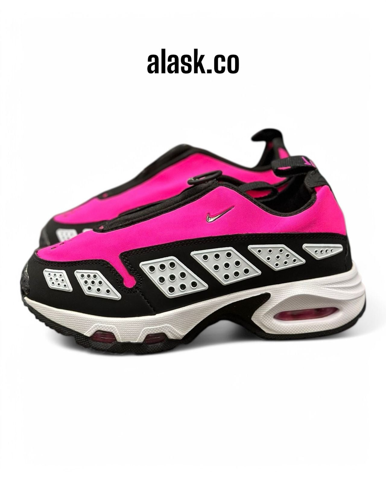 N I K E. SUNDER DAMA  ROSADO ON