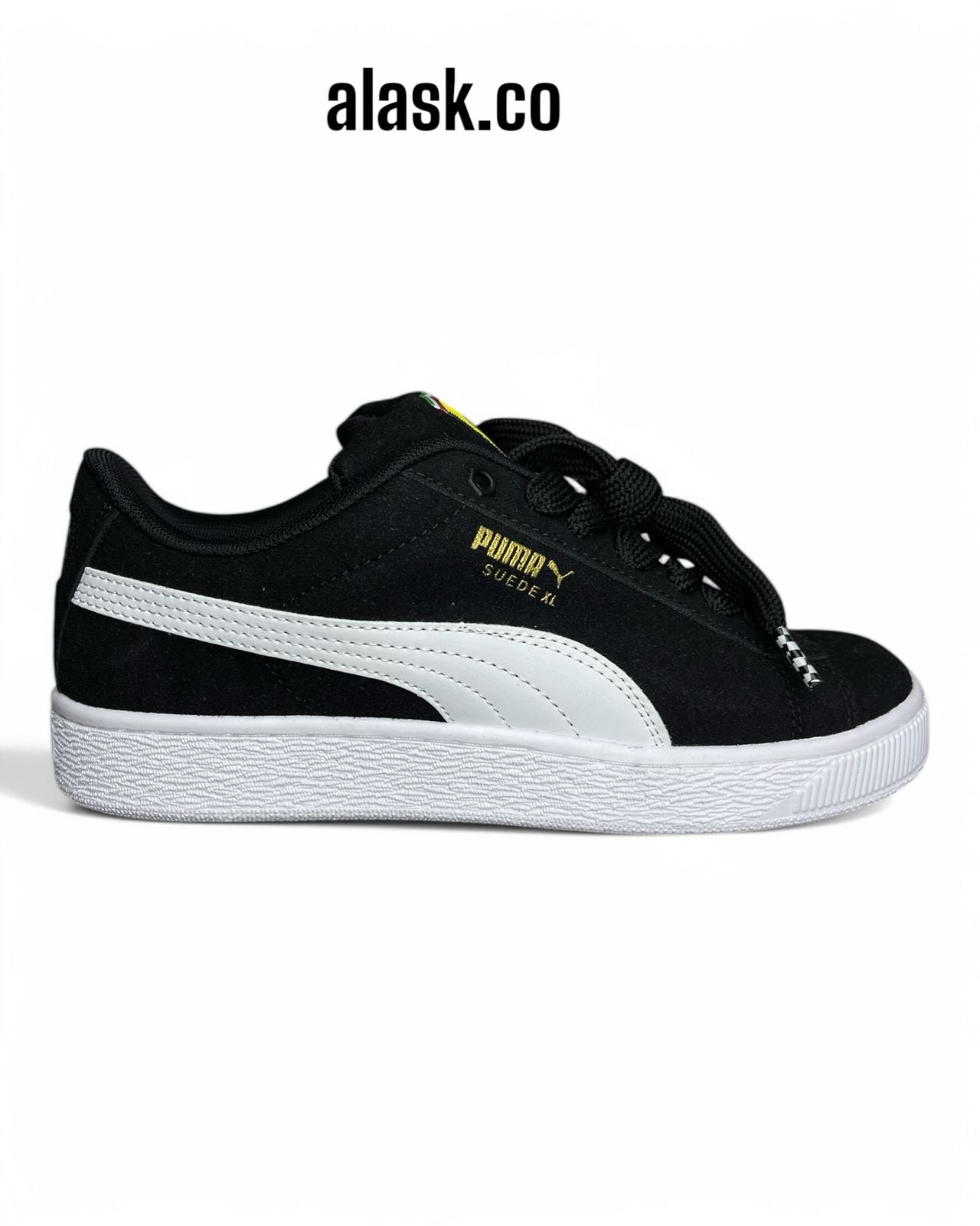 P.UMA SUEDE.FERRARI  HOMBRE. INCLUYE JUEGO DE CORDONES AMARILLO